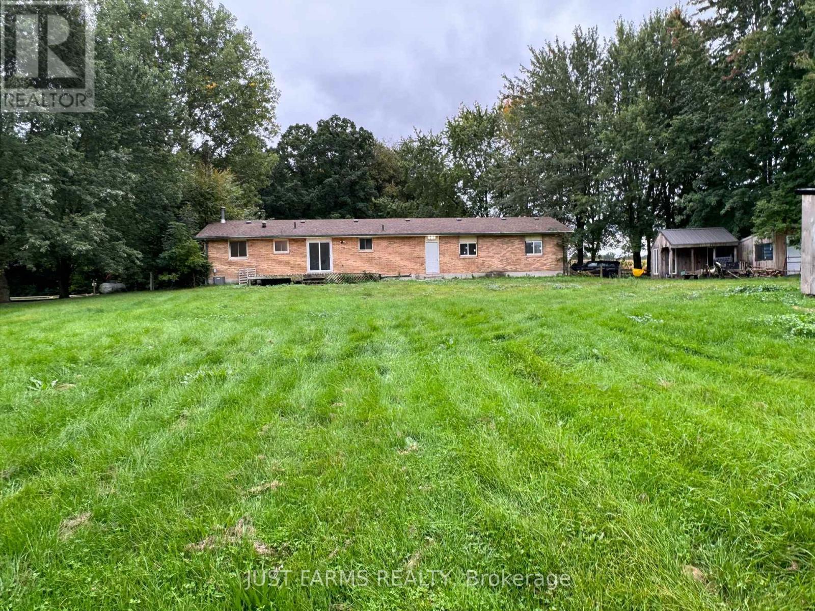 612 Trillium Drive, Southwest Middlesex, ON - Outdoor