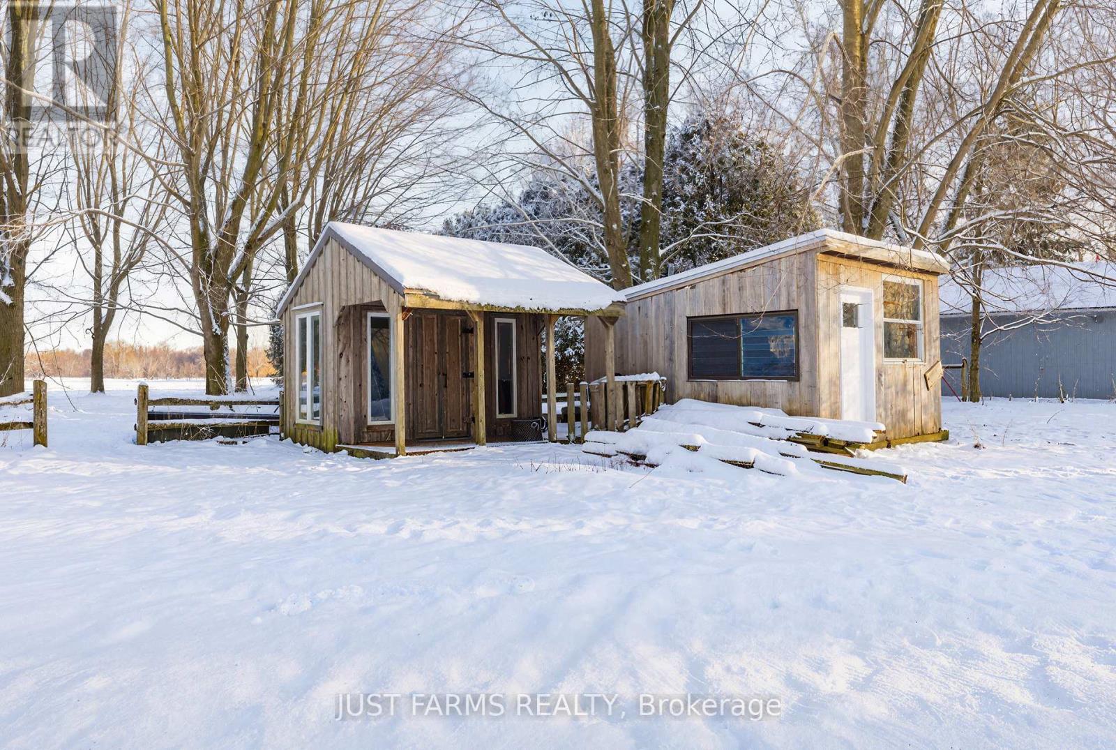 612 Trillium Drive, Southwest Middlesex, ON - Outdoor