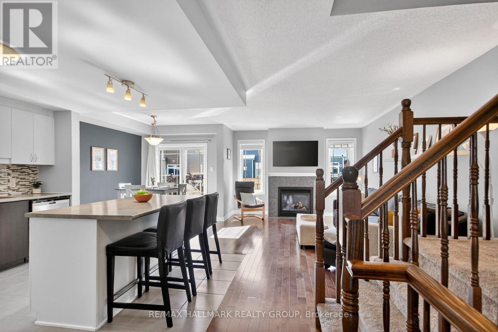 Open concept layout is light and bright. - 457 Barrick Hill Road, Ottawa, ON - Indoor