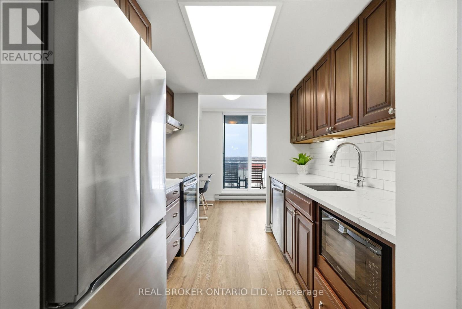 703 - 100 Grant Carman Drive, Ottawa, ON - Indoor Photo Showing Kitchen With Upgraded Kitchen