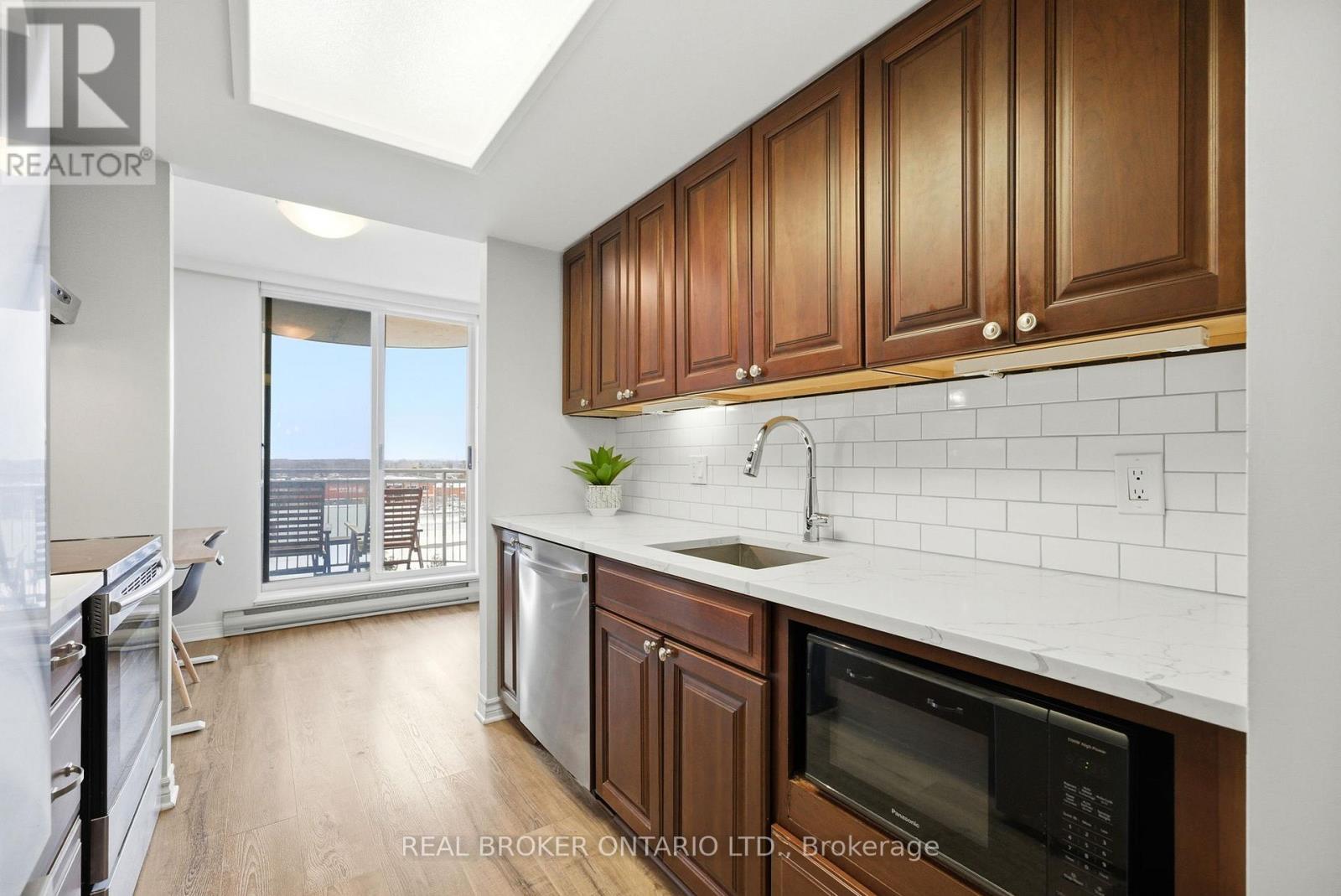 703 - 100 Grant Carman Drive, Ottawa, ON - Indoor Photo Showing Kitchen With Upgraded Kitchen
