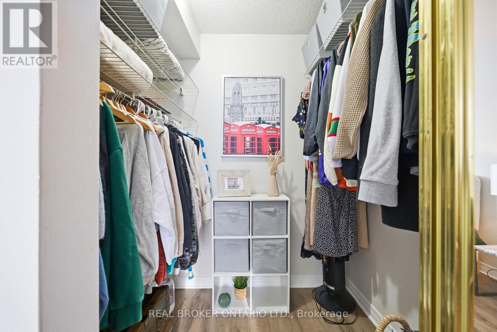 Walk-in closet - 703 - 100 Grant Carman Drive, Ottawa, ON - Indoor With Storage