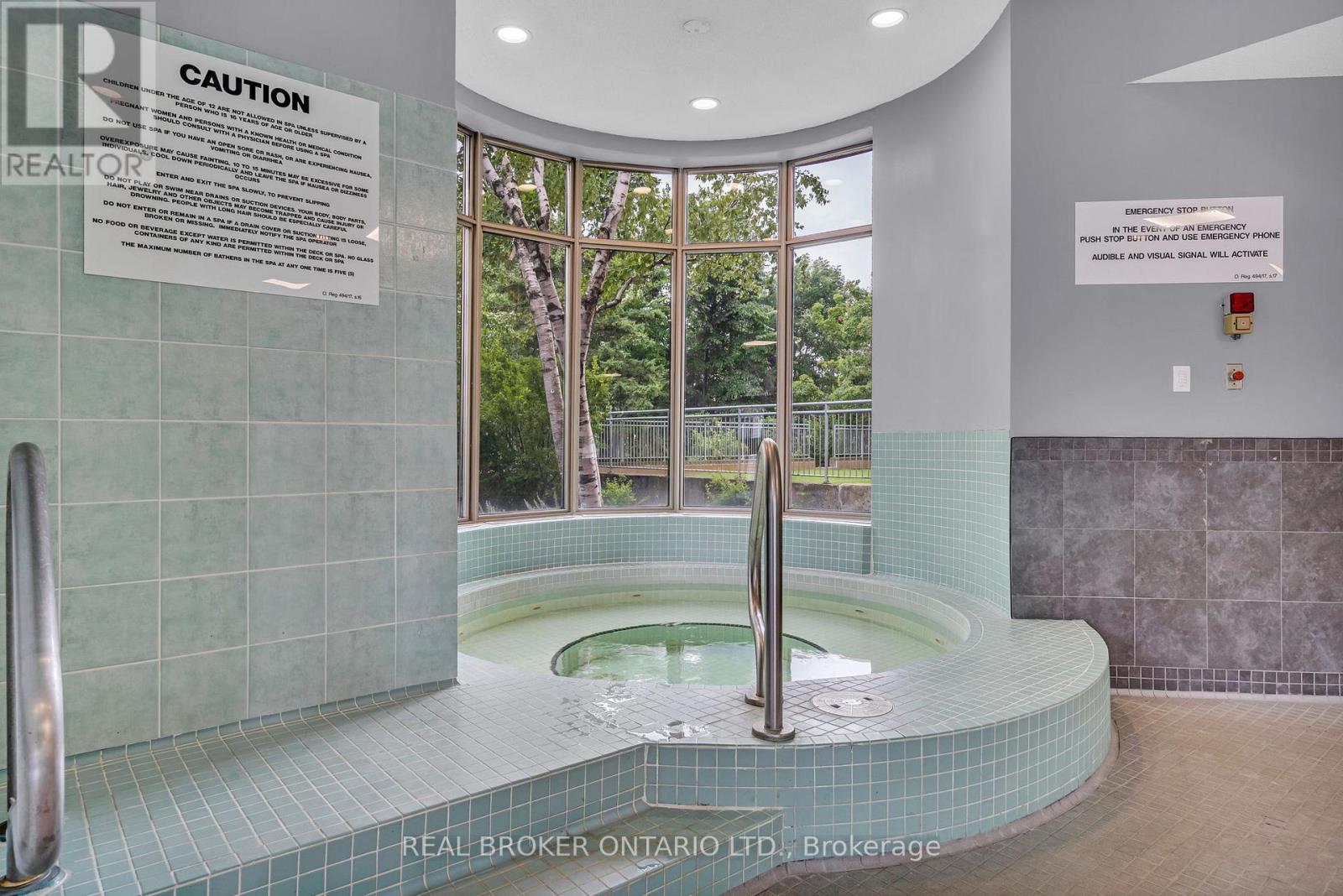 Hot Tub - 703 - 100 Grant Carman Drive, Ottawa, ON - Indoor Photo Showing Other Room