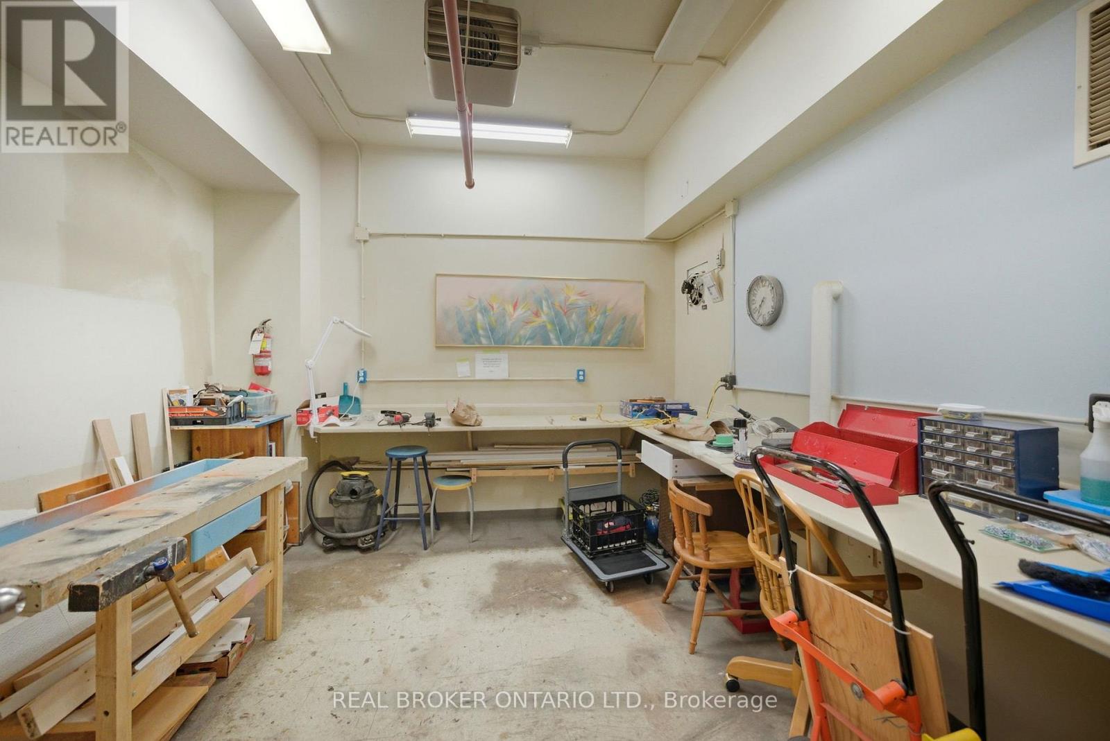 Hobby Shop - 703 - 100 Grant Carman Drive, Ottawa, ON - Indoor