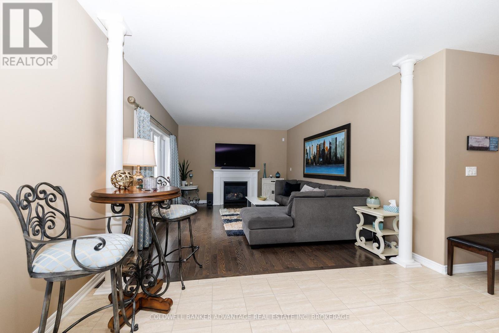6 Falcon Drive, Welland (Coyle Creek), ON - Indoor With Fireplace