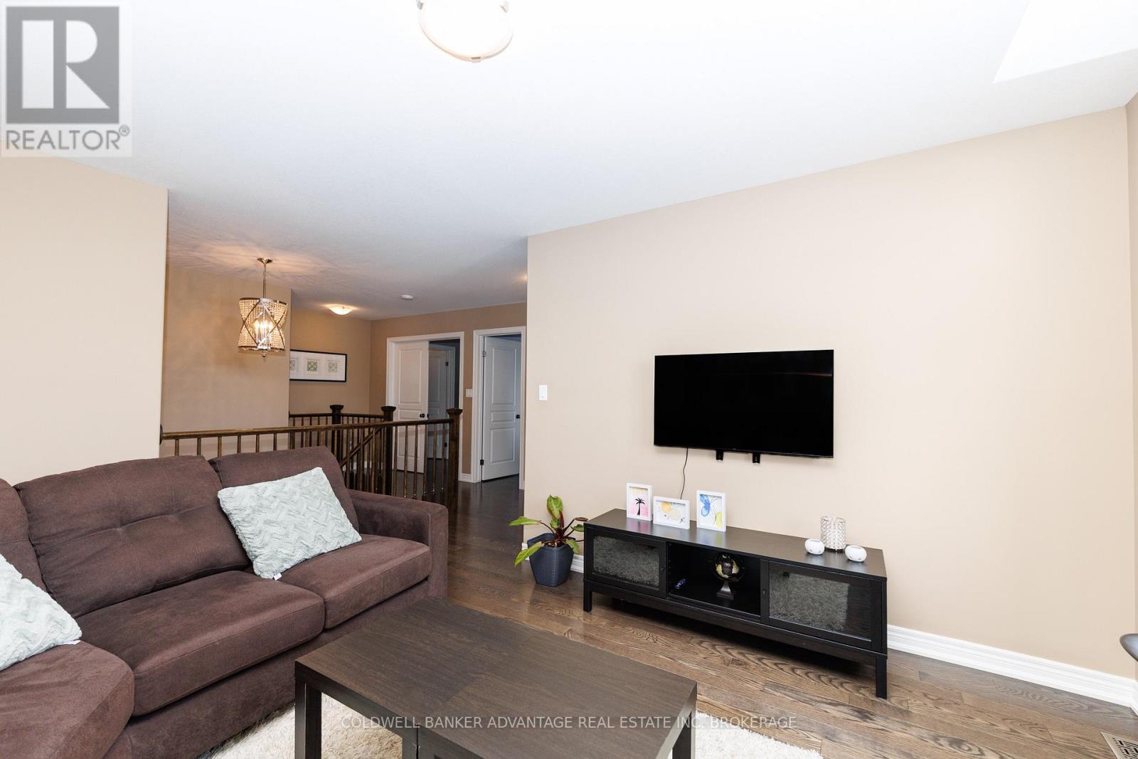6 Falcon Drive, Welland (Coyle Creek), ON - Indoor Photo Showing Living Room