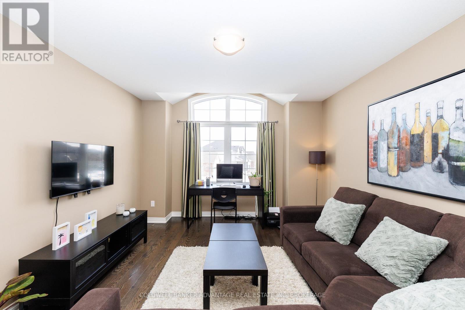 6 Falcon Drive, Welland (Coyle Creek), ON - Indoor Photo Showing Living Room