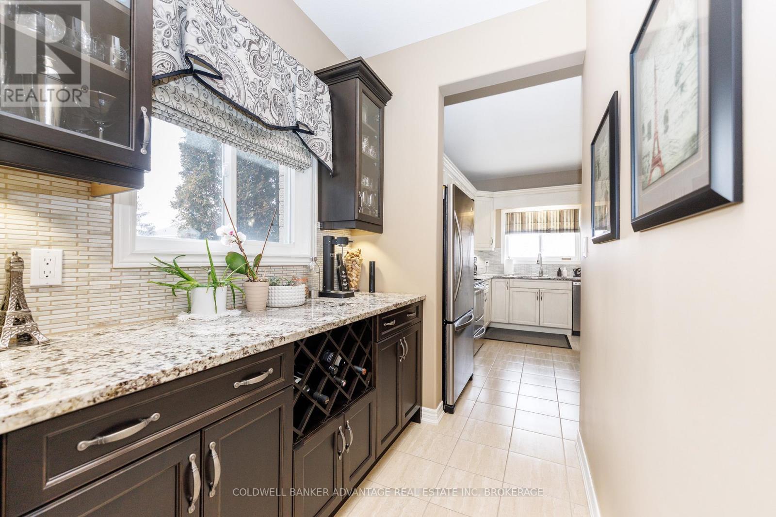 6 Falcon Drive, Welland (Coyle Creek), ON - Indoor Photo Showing Kitchen