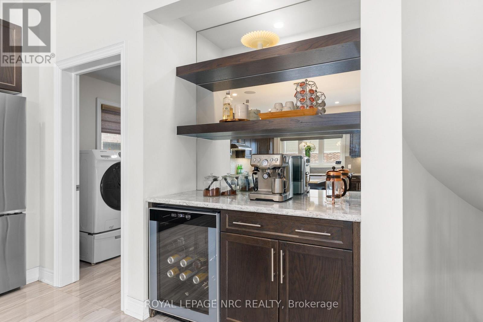 Kitchen coffee & bar station - 25 Philmori Boulevard, Pelham (Fonthill), ON - Indoor