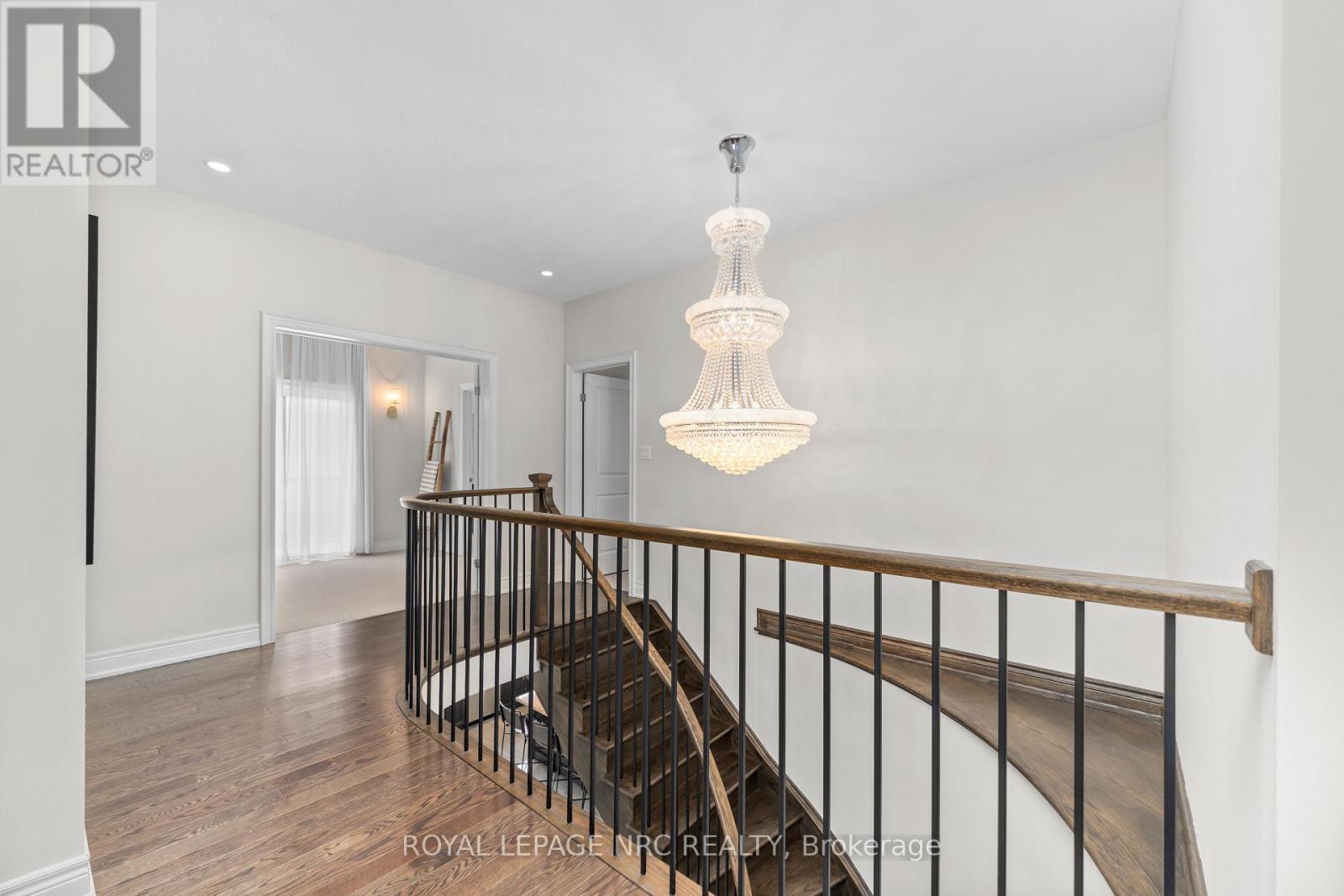 Upstairs hosts 4 bedrooms - 25 Philmori Boulevard, Pelham (Fonthill), ON - Indoor Photo Showing Other Room