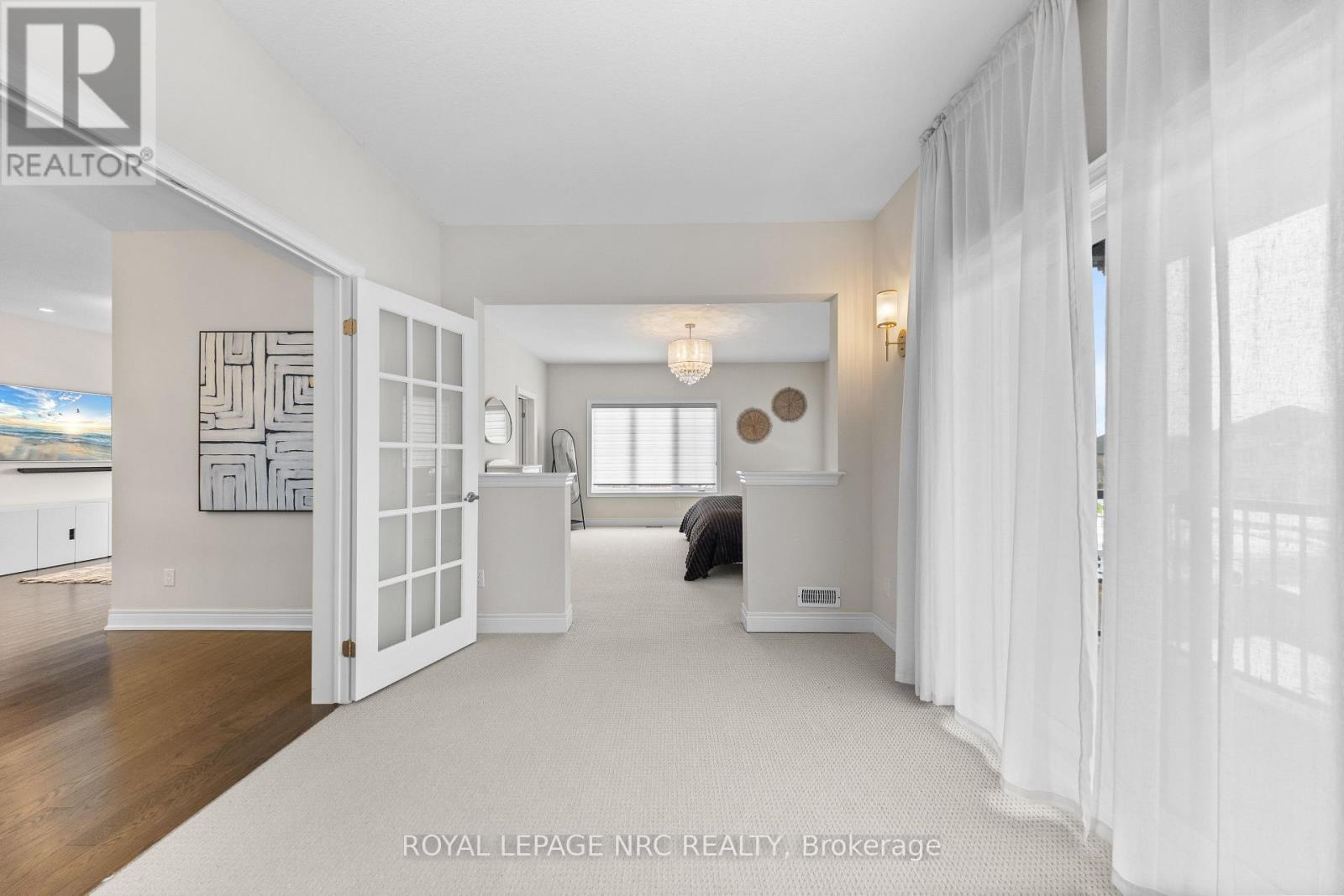 Welcome to primary suite sitting area - 25 Philmori Boulevard, Pelham (Fonthill), ON - Indoor Photo Showing Other Room