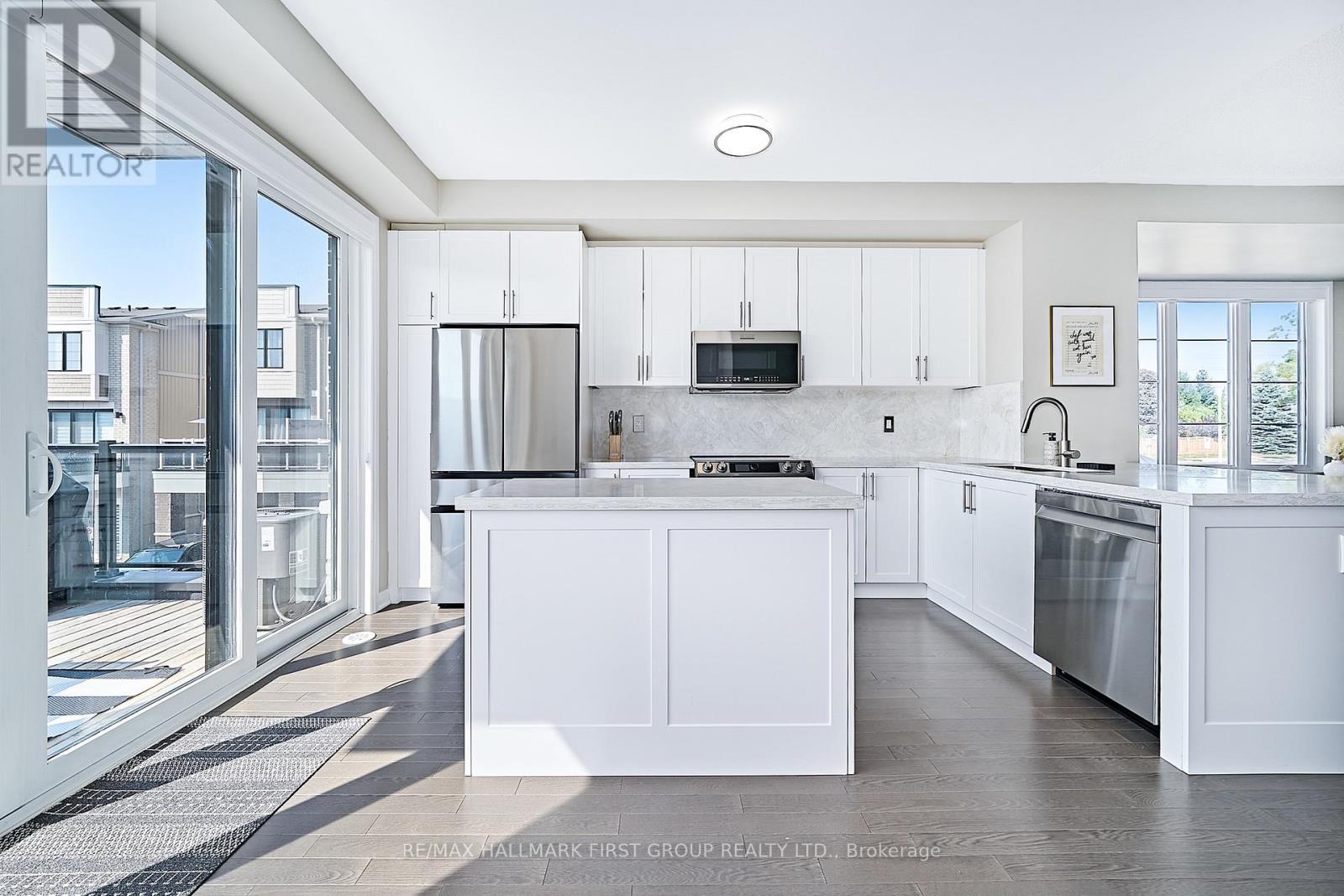 1 Clarington Boulevard, Clarington, ON - Indoor Photo Showing Kitchen With Stainless Steel Kitchen With Upgraded Kitchen
