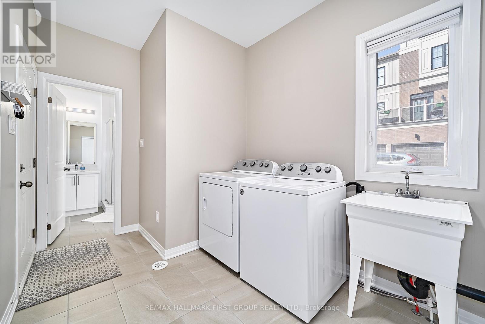 1 Clarington Boulevard, Clarington, ON - Indoor Photo Showing Laundry Room