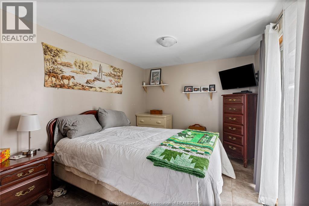 86 Draper Street, Colchester, ON - Indoor Photo Showing Bedroom