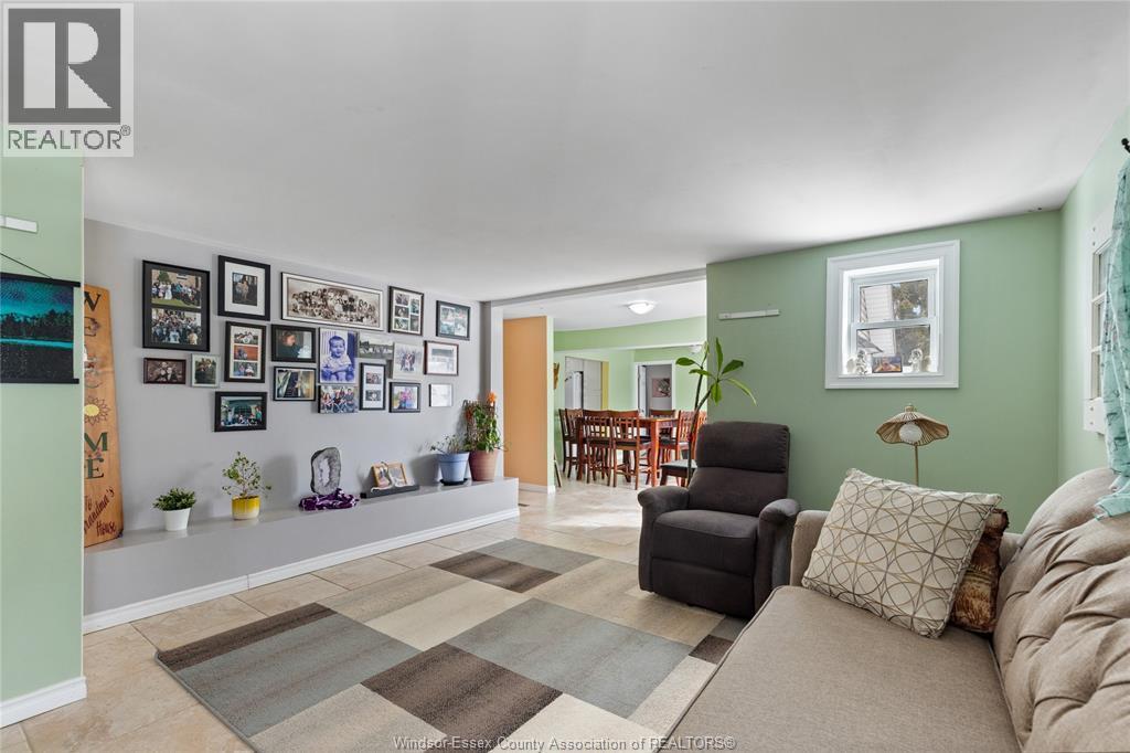 86 Draper Street, Colchester, ON - Indoor