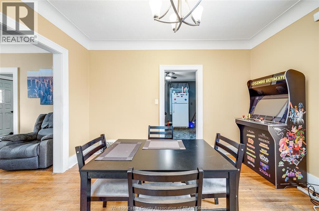 1088 Hickory, Windsor, ON - Indoor Photo Showing Dining Room