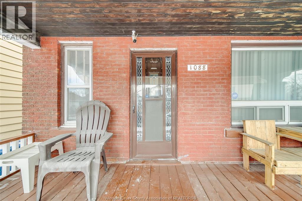1088 Hickory, Windsor, ON - Outdoor With Exterior