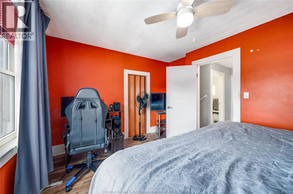 1088 Hickory, Windsor, ON - Indoor Photo Showing Bedroom