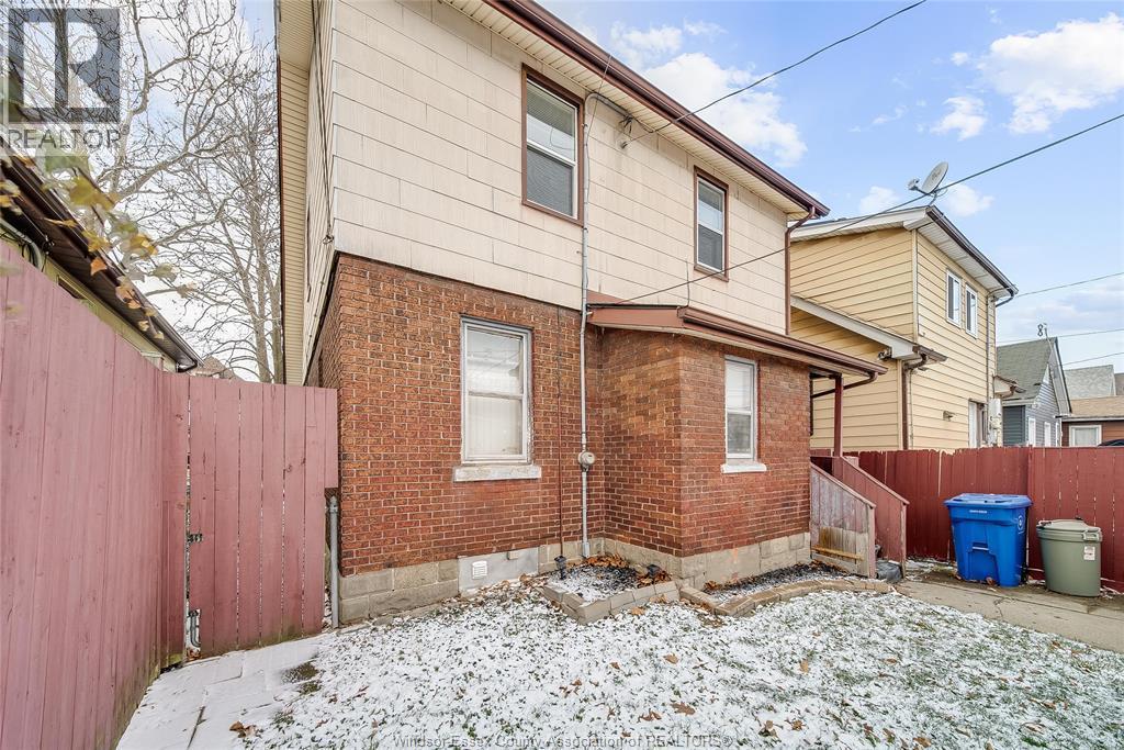 1088 Hickory, Windsor, ON - Outdoor With Exterior