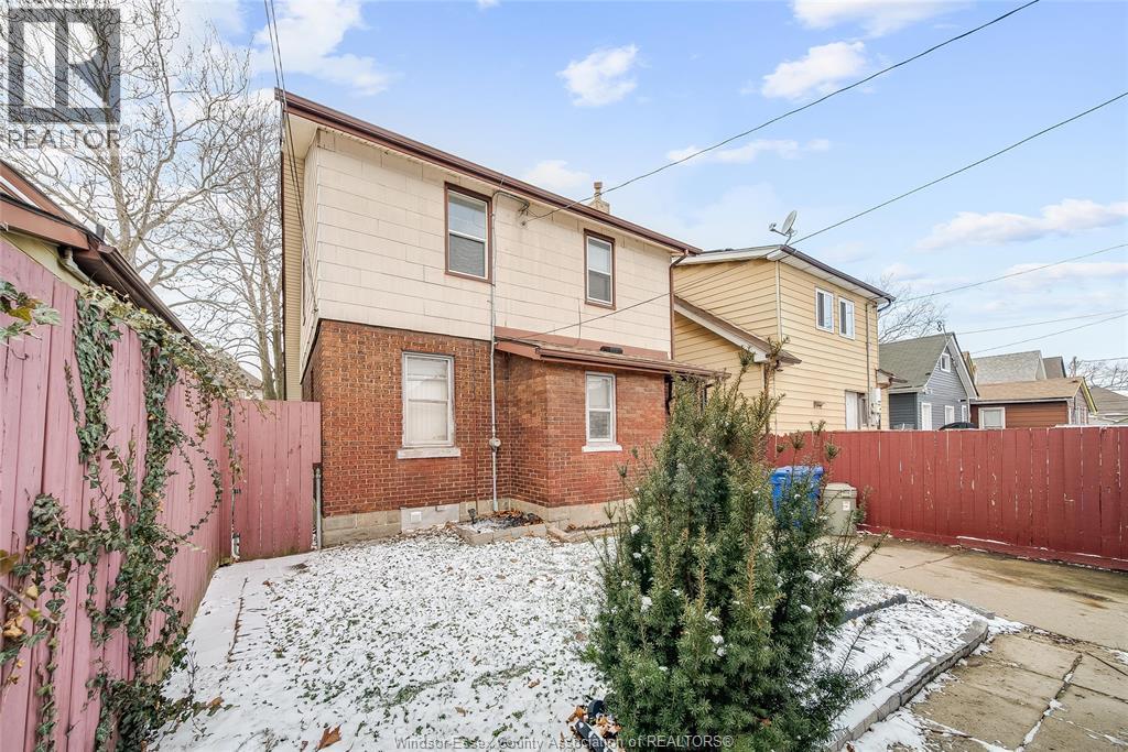 1088 Hickory, Windsor, ON - Outdoor