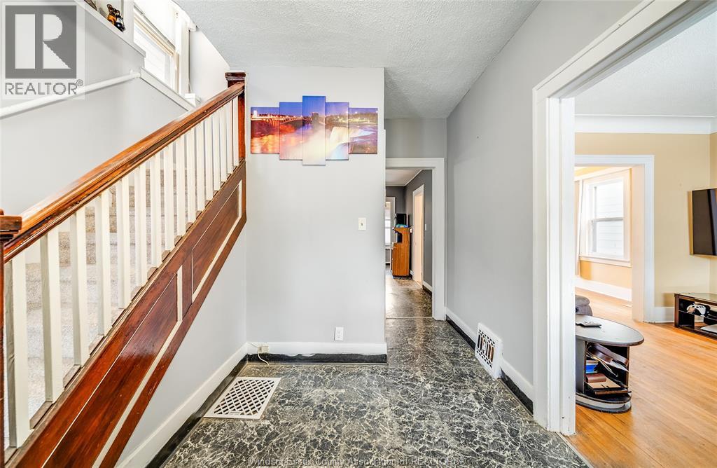 1088 Hickory, Windsor, ON - Indoor Photo Showing Other Room