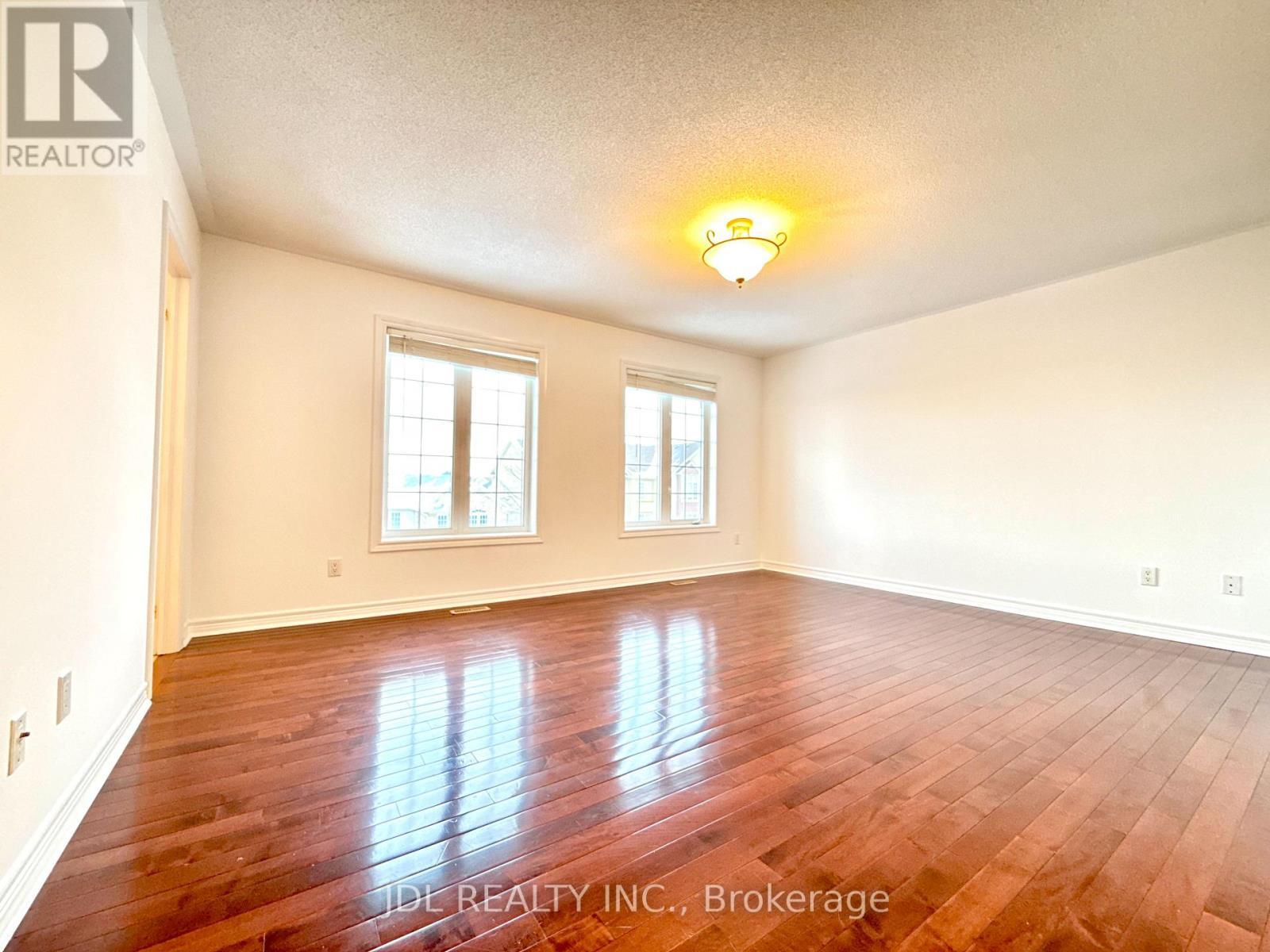 69 Gail Parks Crescent, Newmarket, ON - Indoor Photo Showing Other Room