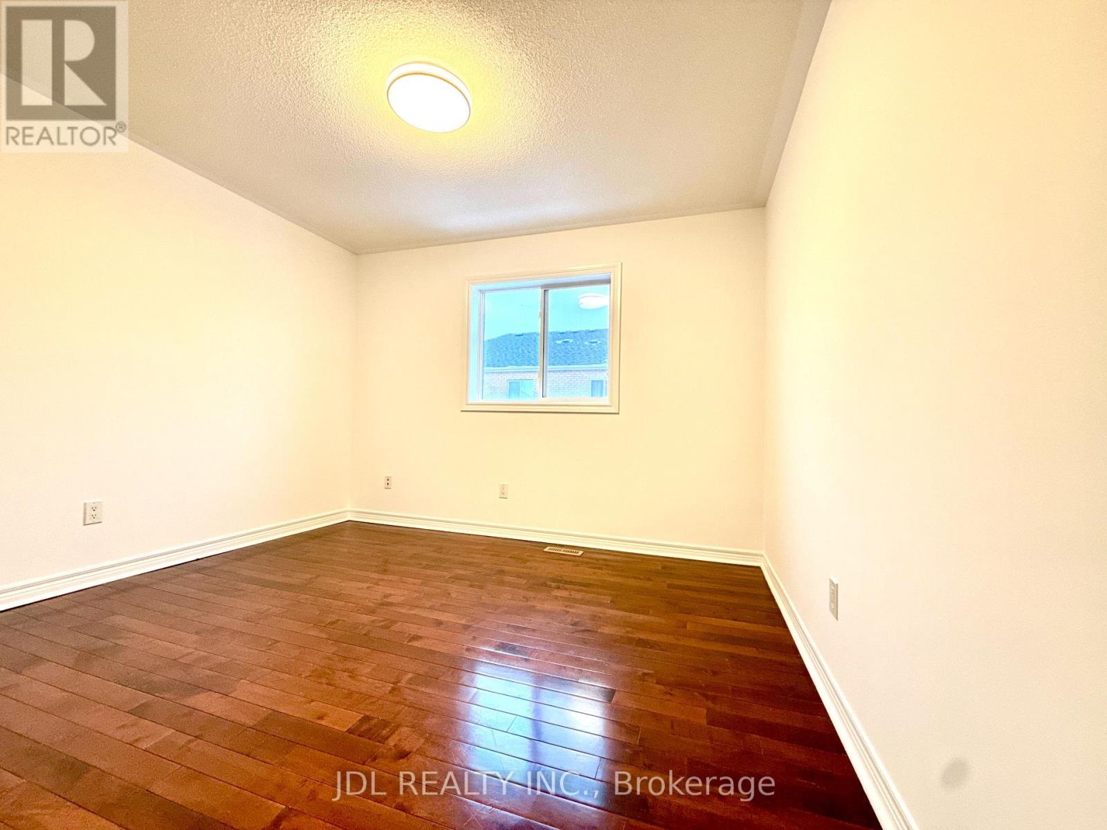 69 Gail Parks Crescent, Newmarket, ON - Indoor Photo Showing Other Room