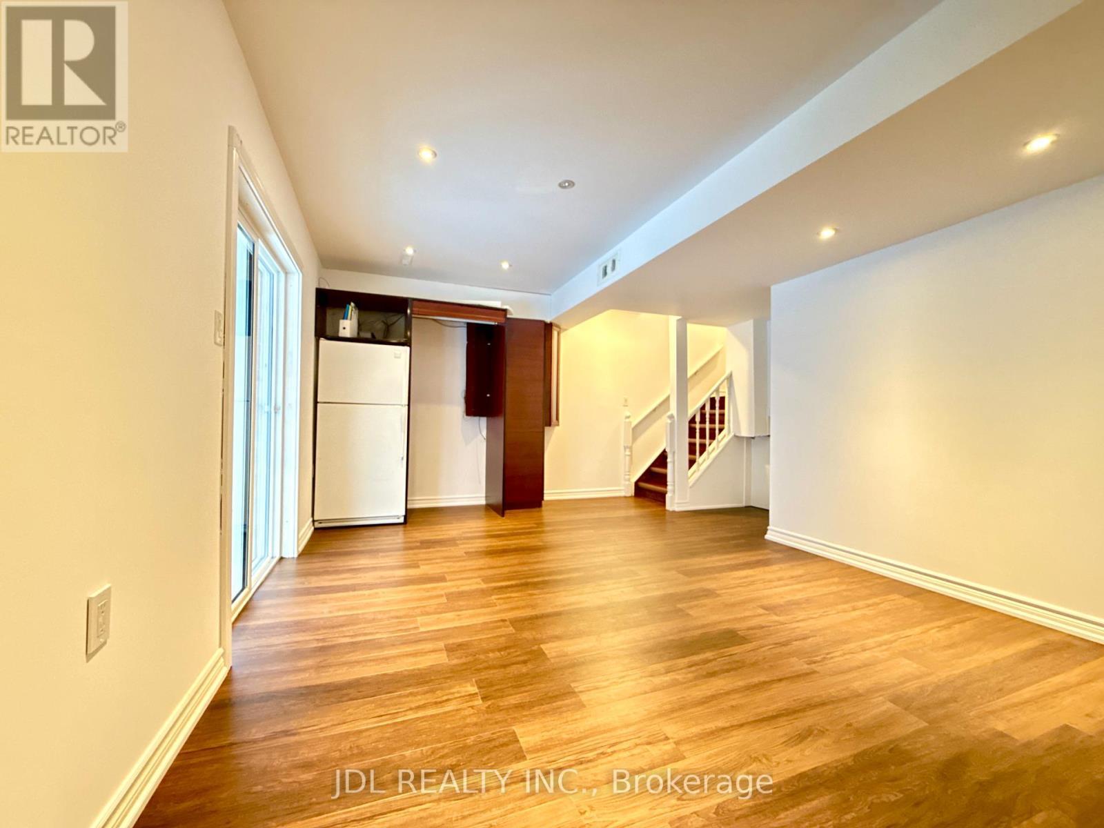 69 Gail Parks Crescent, Newmarket, ON - Indoor Photo Showing Other Room