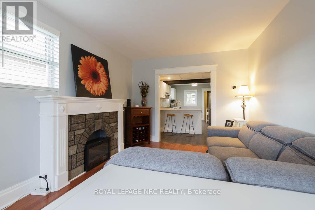 241 Vine Street, St. Catharines (Fairview), ON - Indoor Photo Showing Living Room With Fireplace
