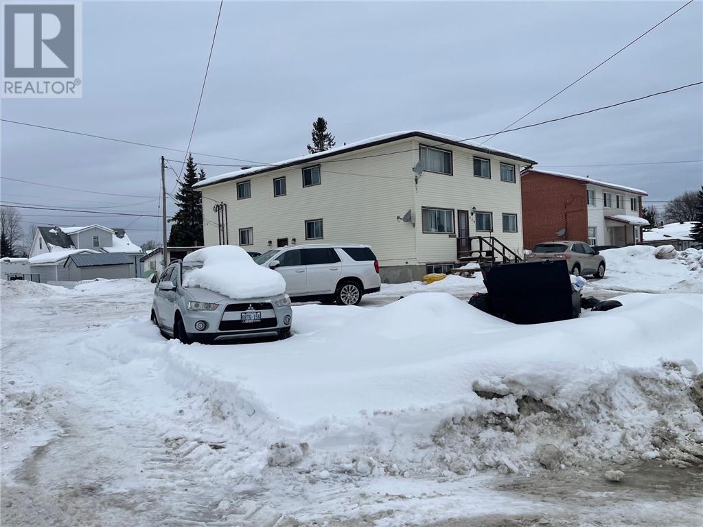 379 Charette Avenue, Chelmsford, ON - Outdoor