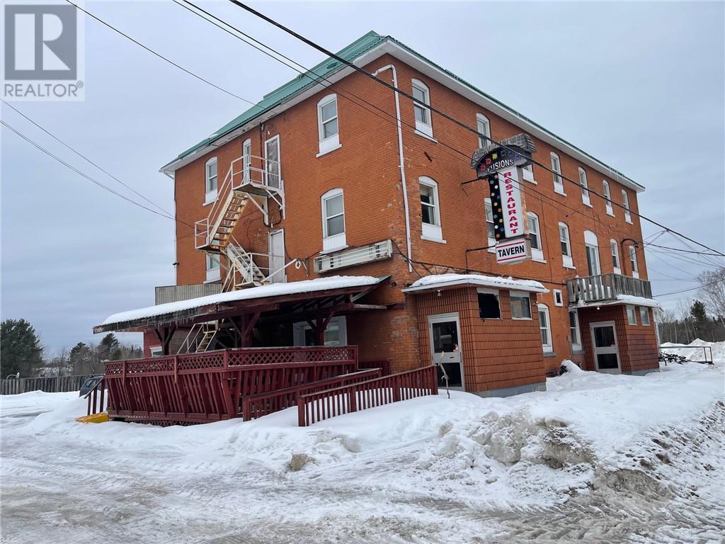 3650 Errington Avenue, Chelmsford, ON - Outdoor