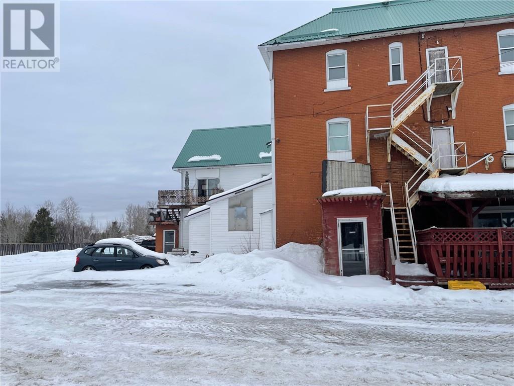 3650 Errington Avenue, Chelmsford, ON - Outdoor