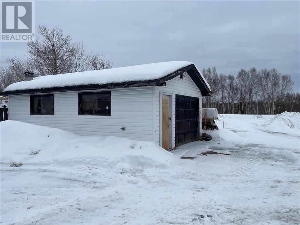 3650 Errington Avenue, Chelmsford, ON - Outdoor