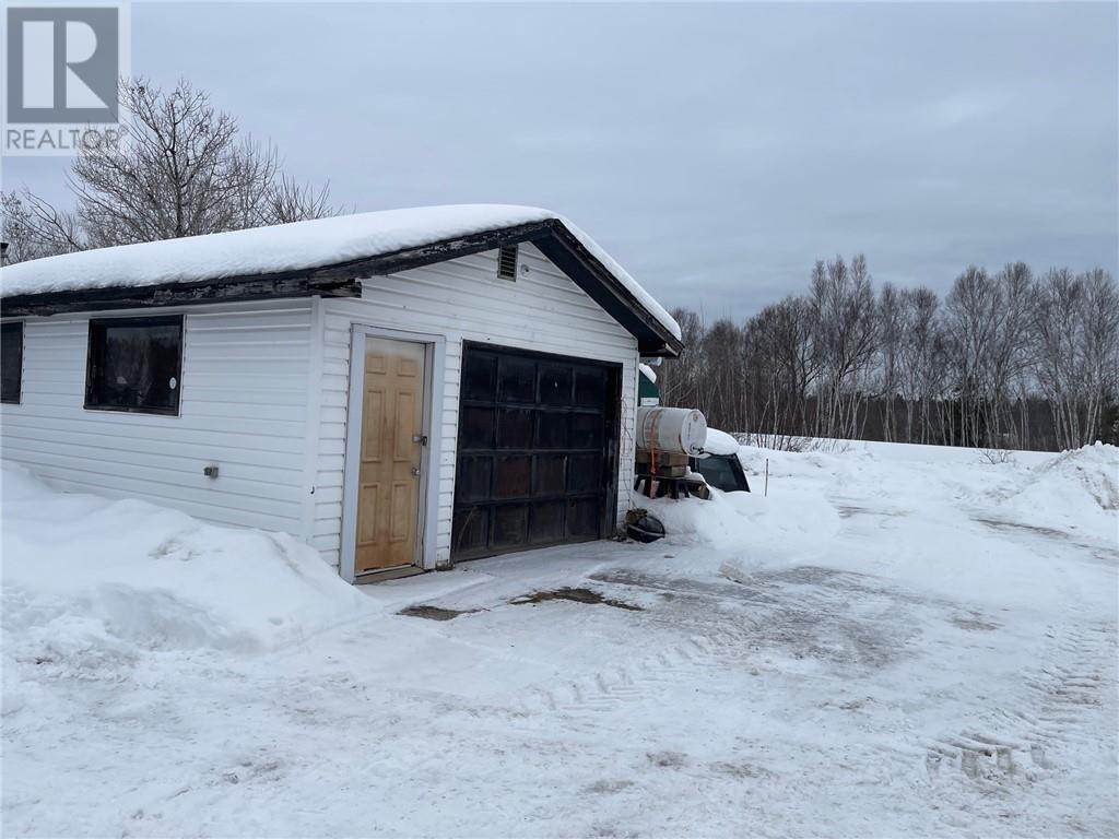 3650 Errington Avenue, Chelmsford, ON - Outdoor