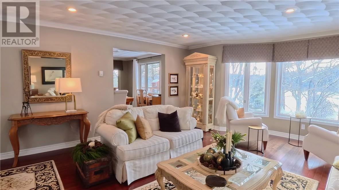 357 Clear Lake, Espanola, ON - Indoor Photo Showing Living Room