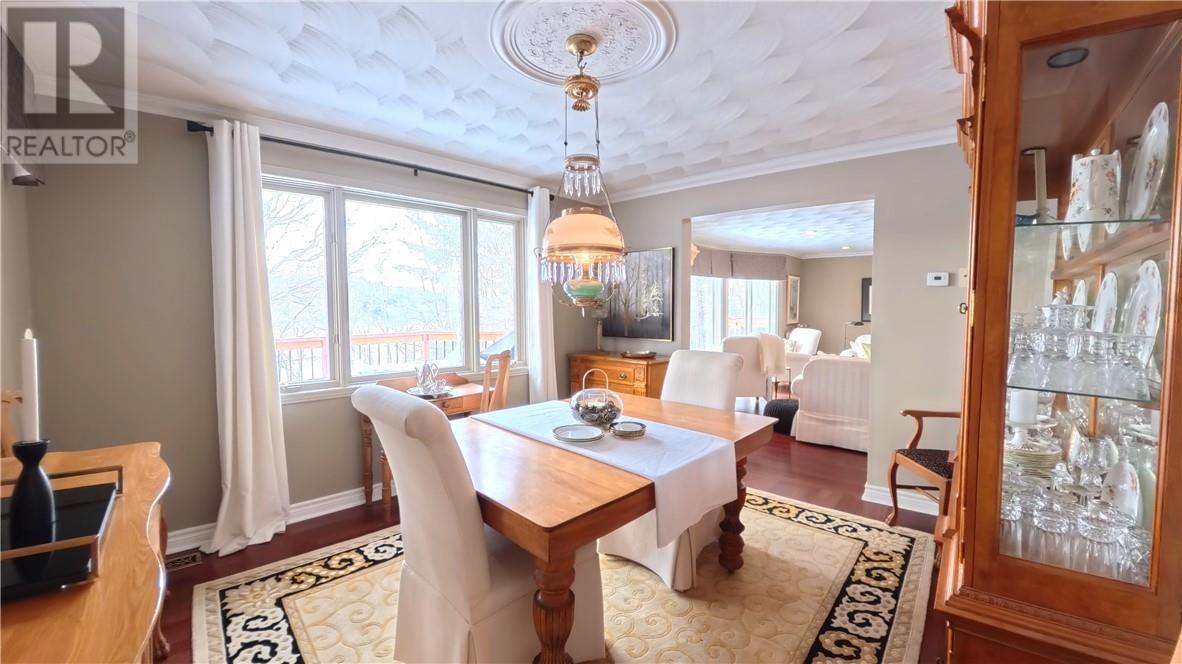 357 Clear Lake, Espanola, ON - Indoor Photo Showing Dining Room