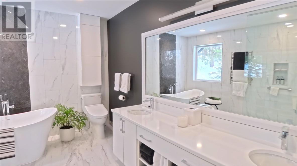 357 Clear Lake, Espanola, ON - Indoor Photo Showing Bathroom