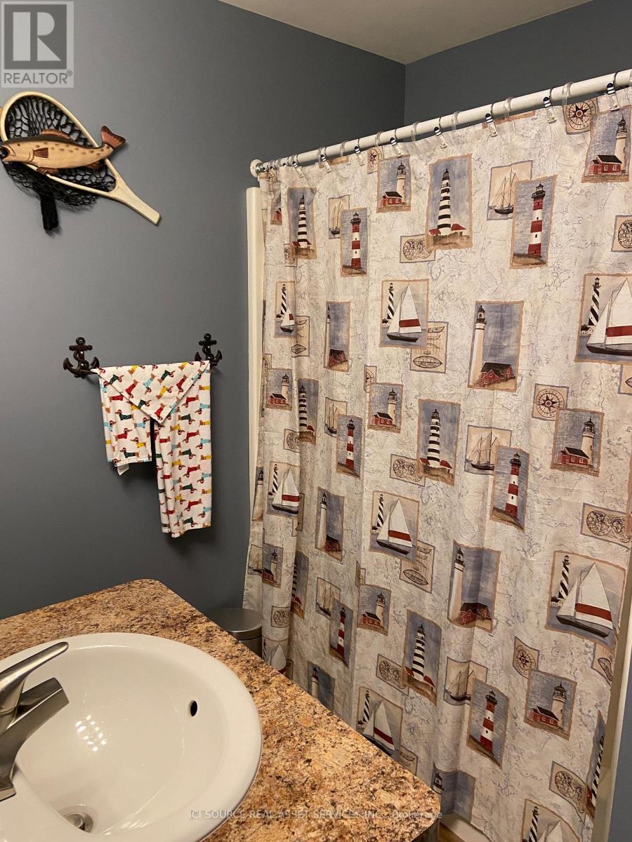 50 - 33 Pitt Street, Bayham, ON - Indoor Photo Showing Bathroom