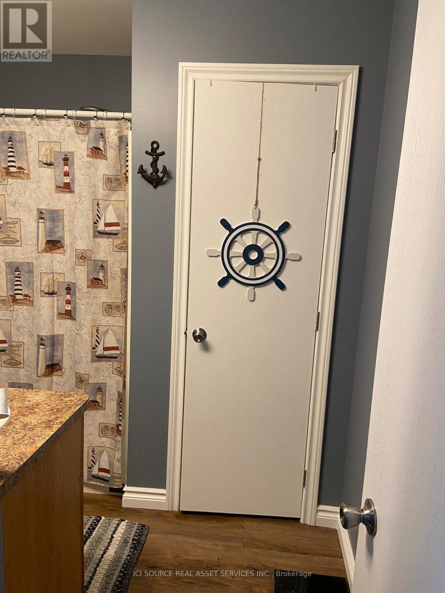 50 - 33 Pitt Street, Bayham, ON - Indoor Photo Showing Bathroom