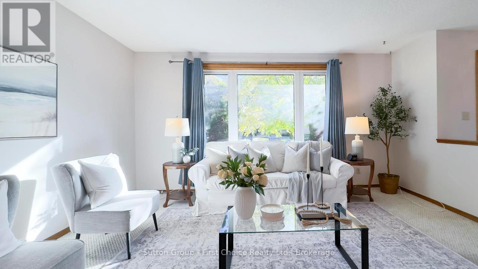 8 Dunsford Crescent, St. Marys, ON - Indoor Photo Showing Living Room