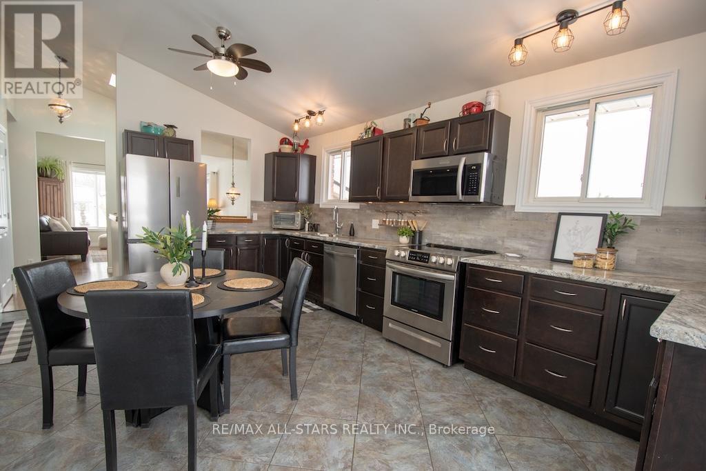 874 Monarch Road, Kawartha Lakes (Lindsay), ON - Indoor