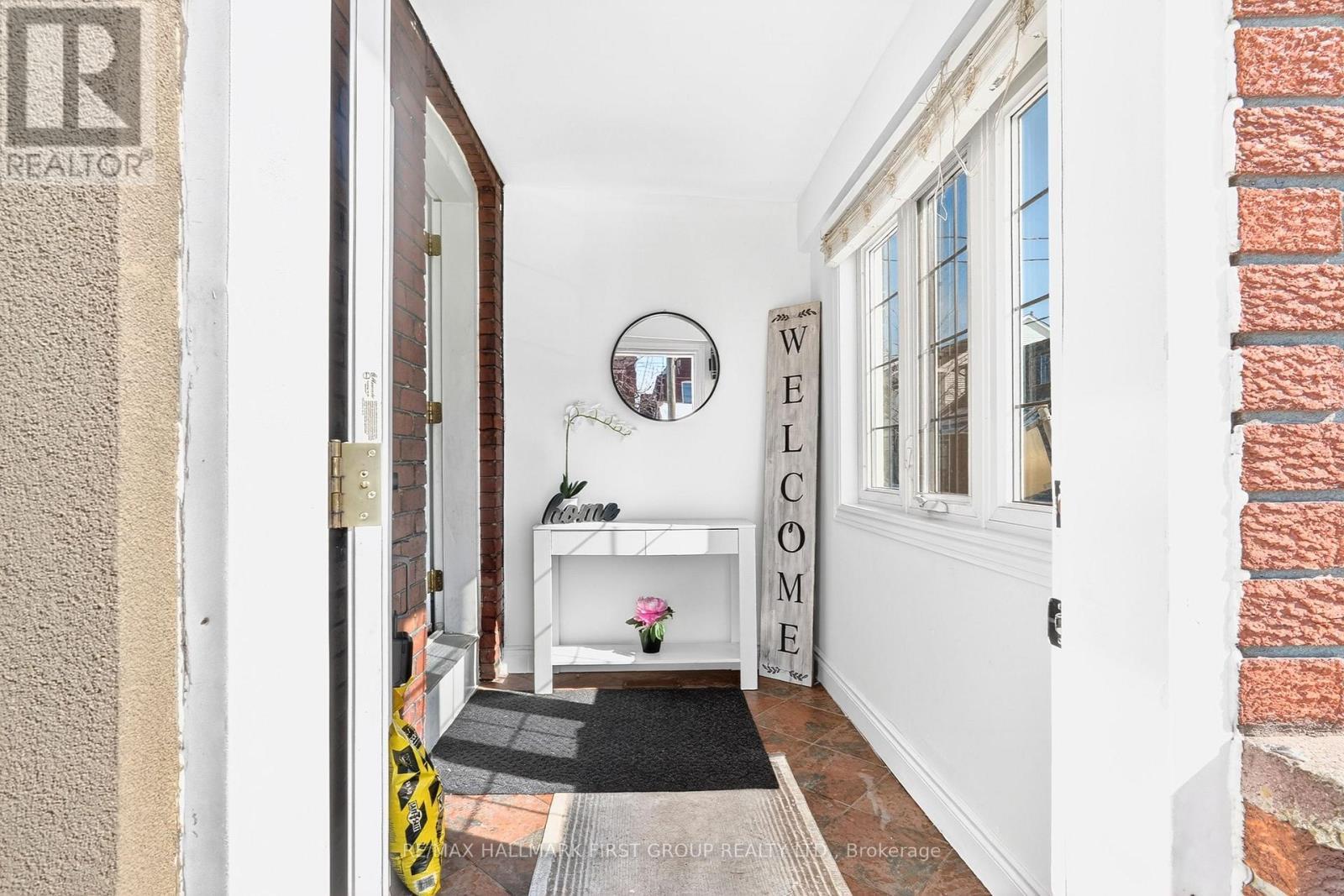 16 Archer Street, Toronto, ON - Indoor Photo Showing Other Room