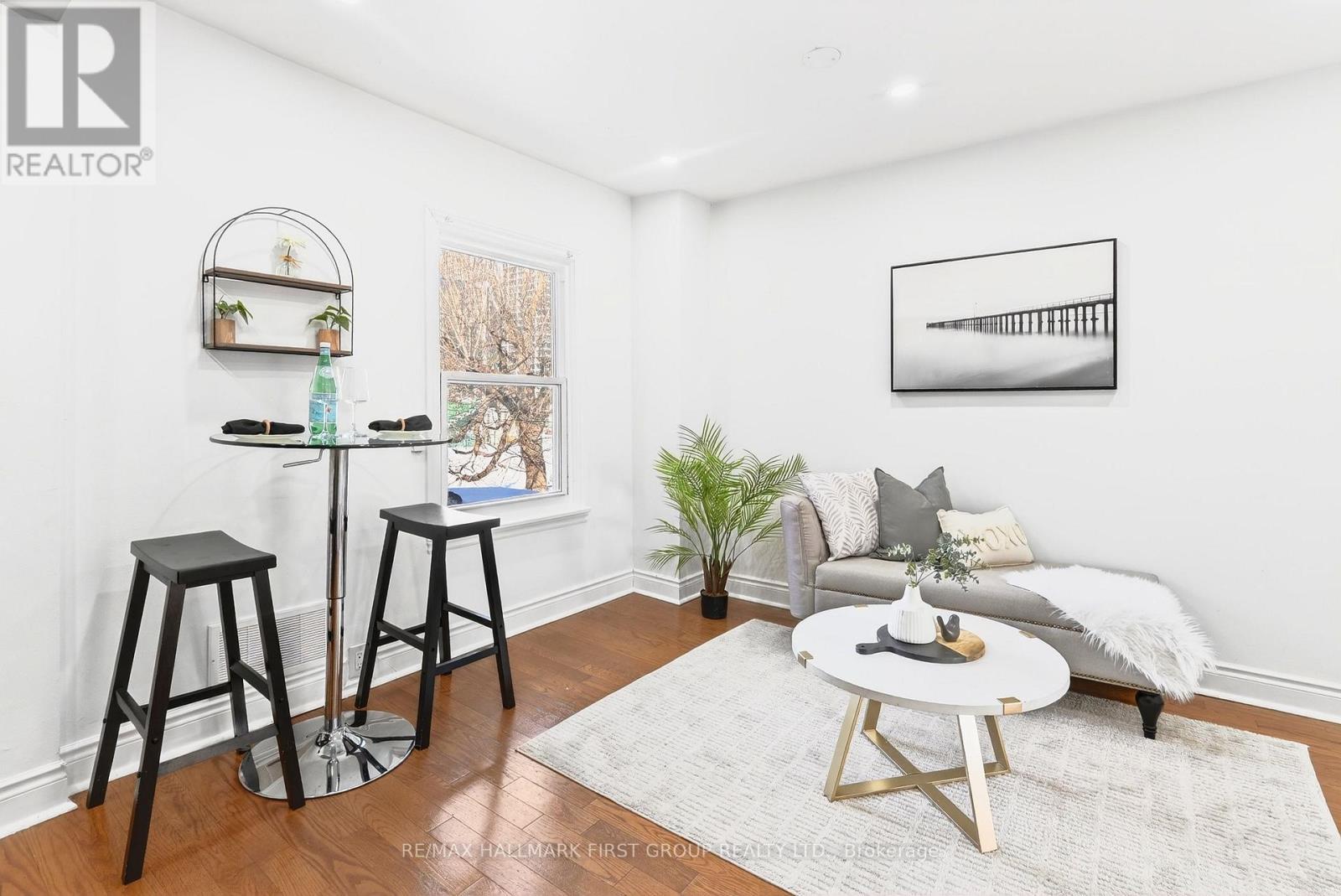 16 Archer Street, Toronto, ON - Indoor