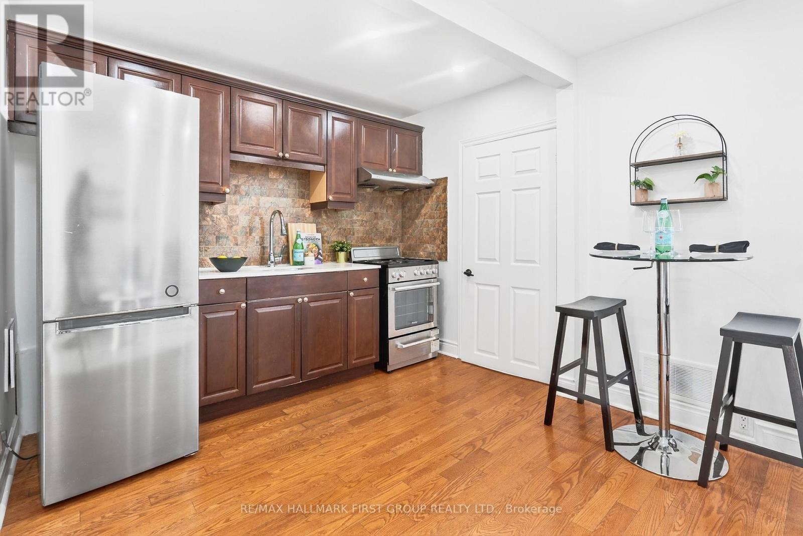 16 Archer Street, Toronto, ON - Indoor Photo Showing Kitchen