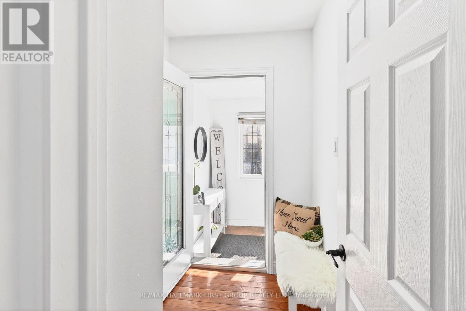 16 Archer Street, Toronto, ON - Indoor Photo Showing Other Room