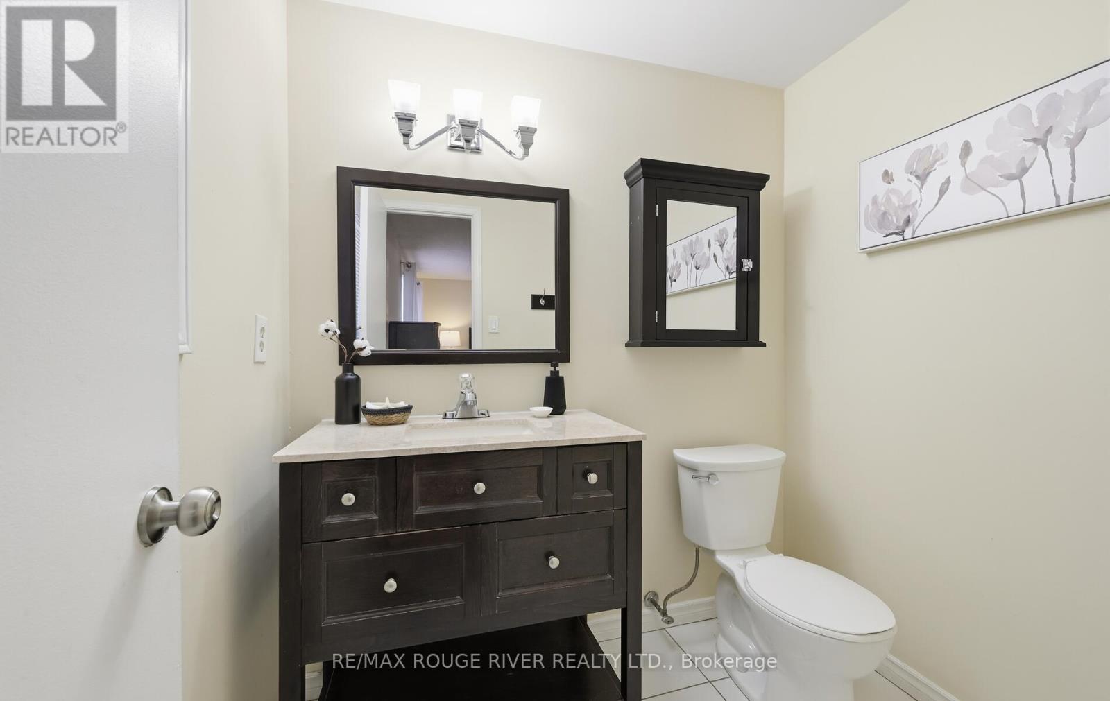 1201 Charlotte Circle, Pickering, ON - Indoor Photo Showing Bathroom