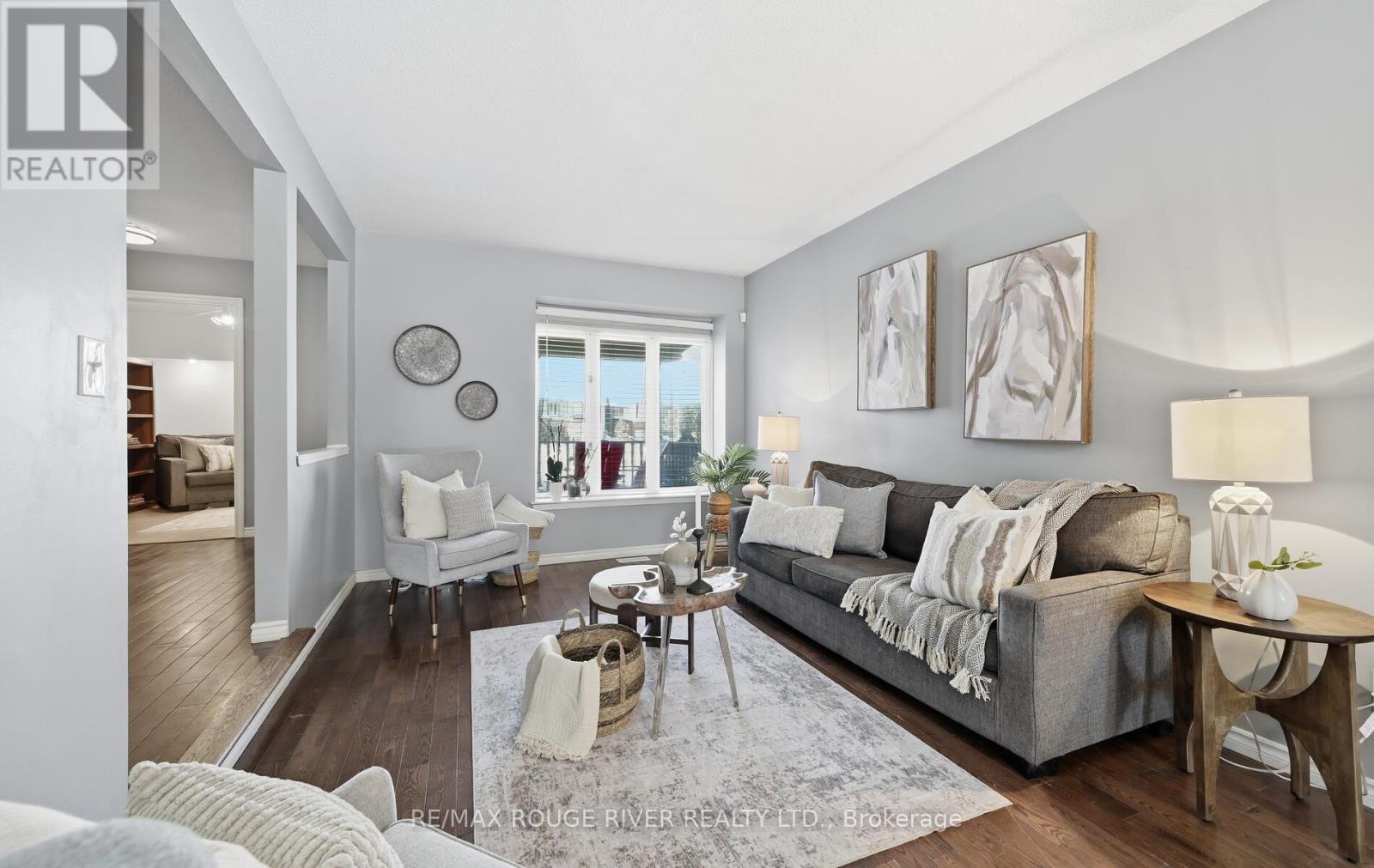 1201 Charlotte Circle, Pickering, ON - Indoor Photo Showing Living Room