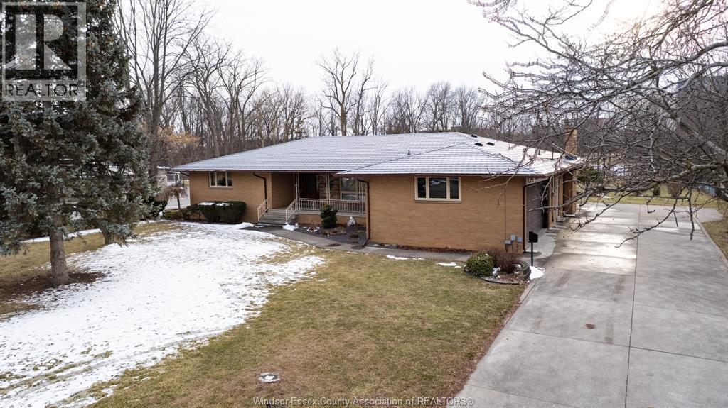 3071 Lauzon Road, Windsor, ON - Outdoor