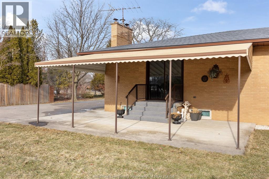 3071 Lauzon Road, Windsor, ON - Outdoor