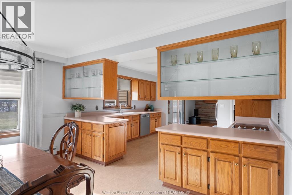 3071 Lauzon Road, Windsor, ON - Indoor Photo Showing Kitchen With Double Sink